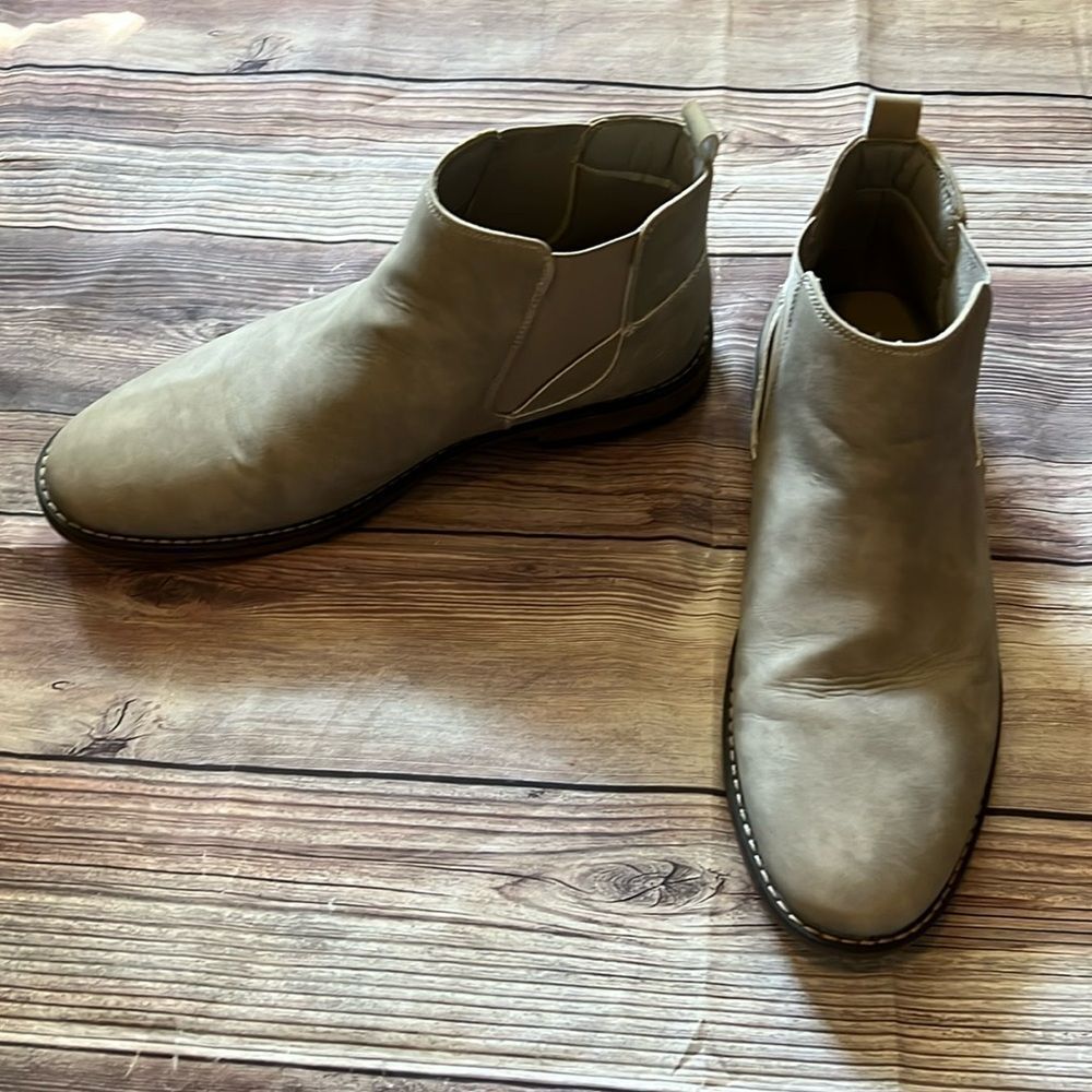 BKE Men's Size 12 Tan Leather Chelsea Boots Lug Sole Pull On Ankle